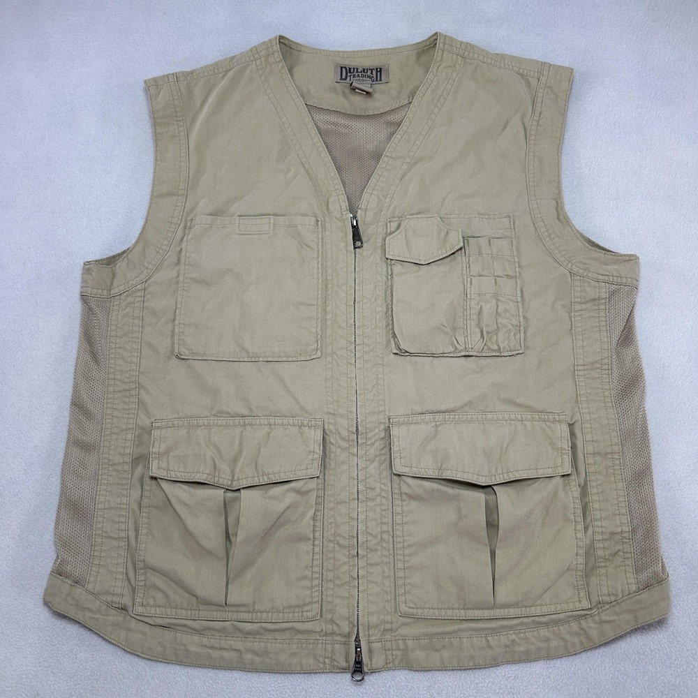 Duluth Trading Co Vest Mens Medium Beige Canvas Mesh Travel Utility Fishing Hunt